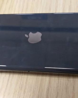 Iphone SE 64 giga perfetto un mese garanzia batt90