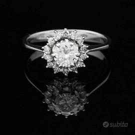 ANELLO SOLITARIO PRINCESS ORO 18KT BRILLANTE 0.59