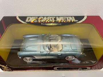 Chevrolet Corvette 1957 Road Signature 1/18