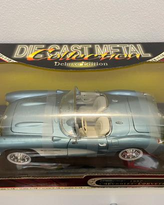 Chevrolet Corvette 1957 Road Signature 1/18