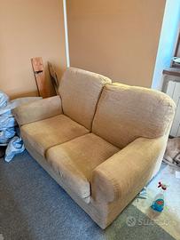 Divano 2 posti compatto in tessuto beige