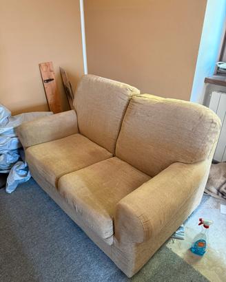 Divano 2 posti compatto in tessuto beige