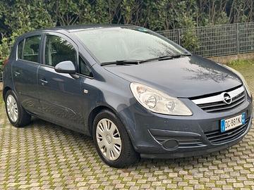 Opel Corsa 1.4 16V 5 porte Cosmo