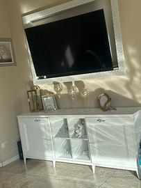 Mobile tv con cornice tv decoro fiori argento