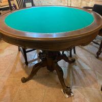 TAVOLO DA GIOCO  CON BASE TREPPIEDI  INTAGLIATA