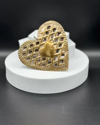 Cuore in metallo decorato