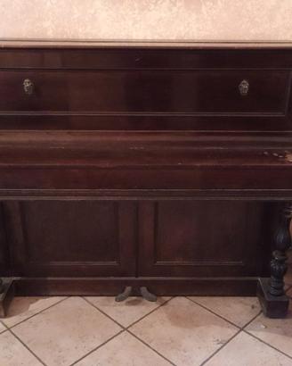 pianoforte verticale antico 