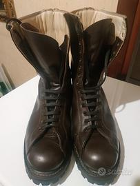 Anfibi militari in cuoio