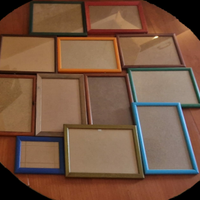 N. 12 cornici in legno vari colori