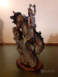 Statua indiano a cavallo in poliresina 40 cm NUOVA