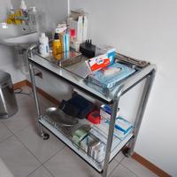 Carrello portastrumenti per studio medico