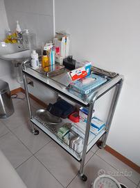 Carrello portastrumenti per studio medico