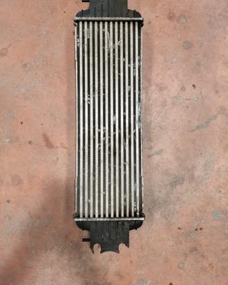 Intercooler 8689260 Opel Vivaro 1.9 Cdti L2H1 F7/E
