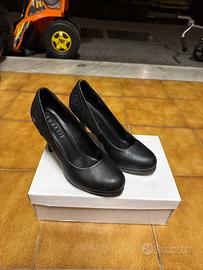 Scarpe semi pelle con tacco