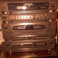 Stereo Sansui compatto
