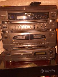 Stereo Sansui compatto