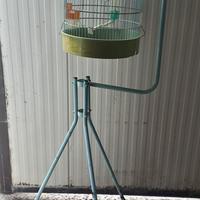 Gabbia uccelli treppiedi
