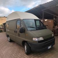 camper restaurato in tutto 