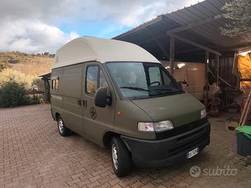 camper restaurato in tutto 