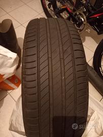 Gomme estive 215 55 R17 94V