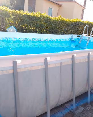 Piscina completa di tutto