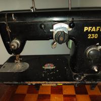 Macchina da cucire vintage Pfaff 230.
