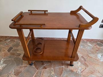 Carrello porta vivande con ruote in legno