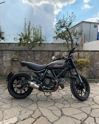 Ducati Scarmbler 800