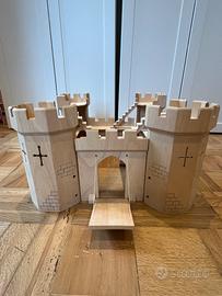 Castello Medievale in Legno, 60€.