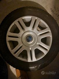 4 gomme invernali con cerchi in lega da 15 pollici