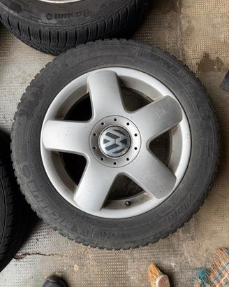 gomme invernali con cerchioni 185 60 R15 