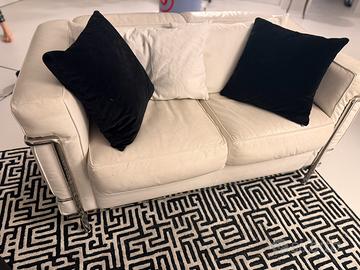 Divano due sedute Lc2