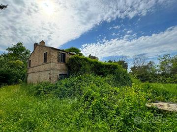 Casa Colonica con Terreno - Fermo