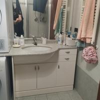 mobiletto per il bagno 
