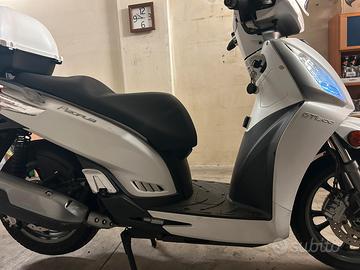 Kymco people