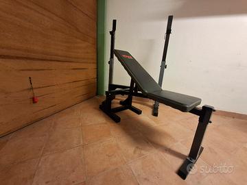 panca reclinabile con supporto bilanciere 