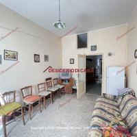 Casa, Caronia.