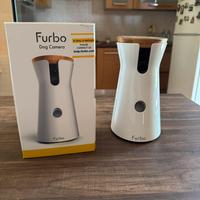 Furbo telecamera lancia croccantini