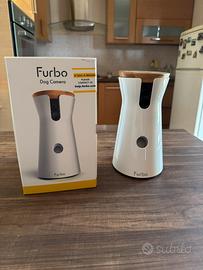 Furbo telecamera lancia croccantini