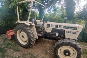 trattore agricolo Lamborghini 
