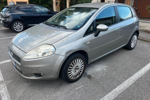 Fiat grande punto-2007/1.4 benz.-2900 euro