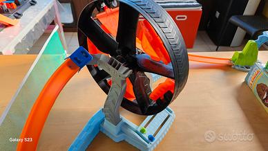 Hot Wheels - Playset Sfida Rotante con Lanciatori,