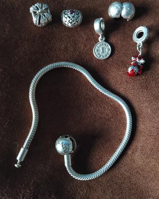 Bracciale Pandora Moments donna con 5 Charm