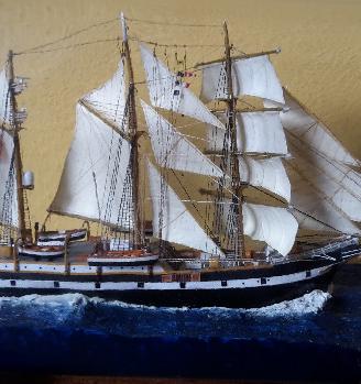 Modello di nave scuola Palinuro nave in bottiglia