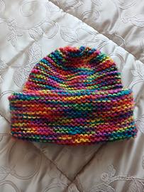 Cappello fatto a mano multicolore 