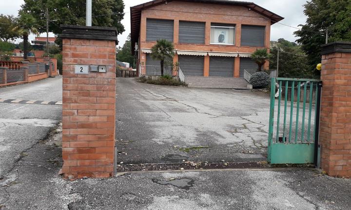 Negozio di Grandi dimensioni divisibile più negozi