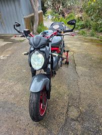 Suzuki sfv gladius 650 depotenziata.