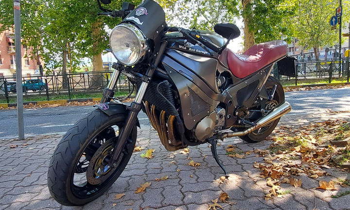 Suzuki special cafe racer