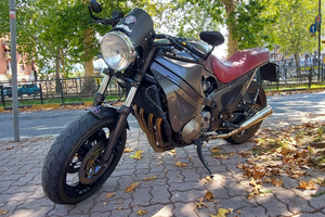 Suzuki special cafe racer