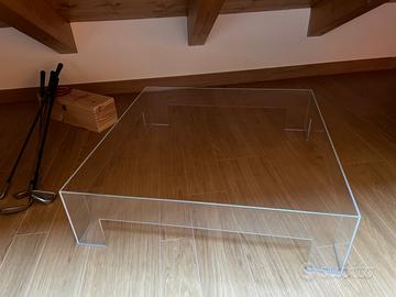 Tavolino in cristallo